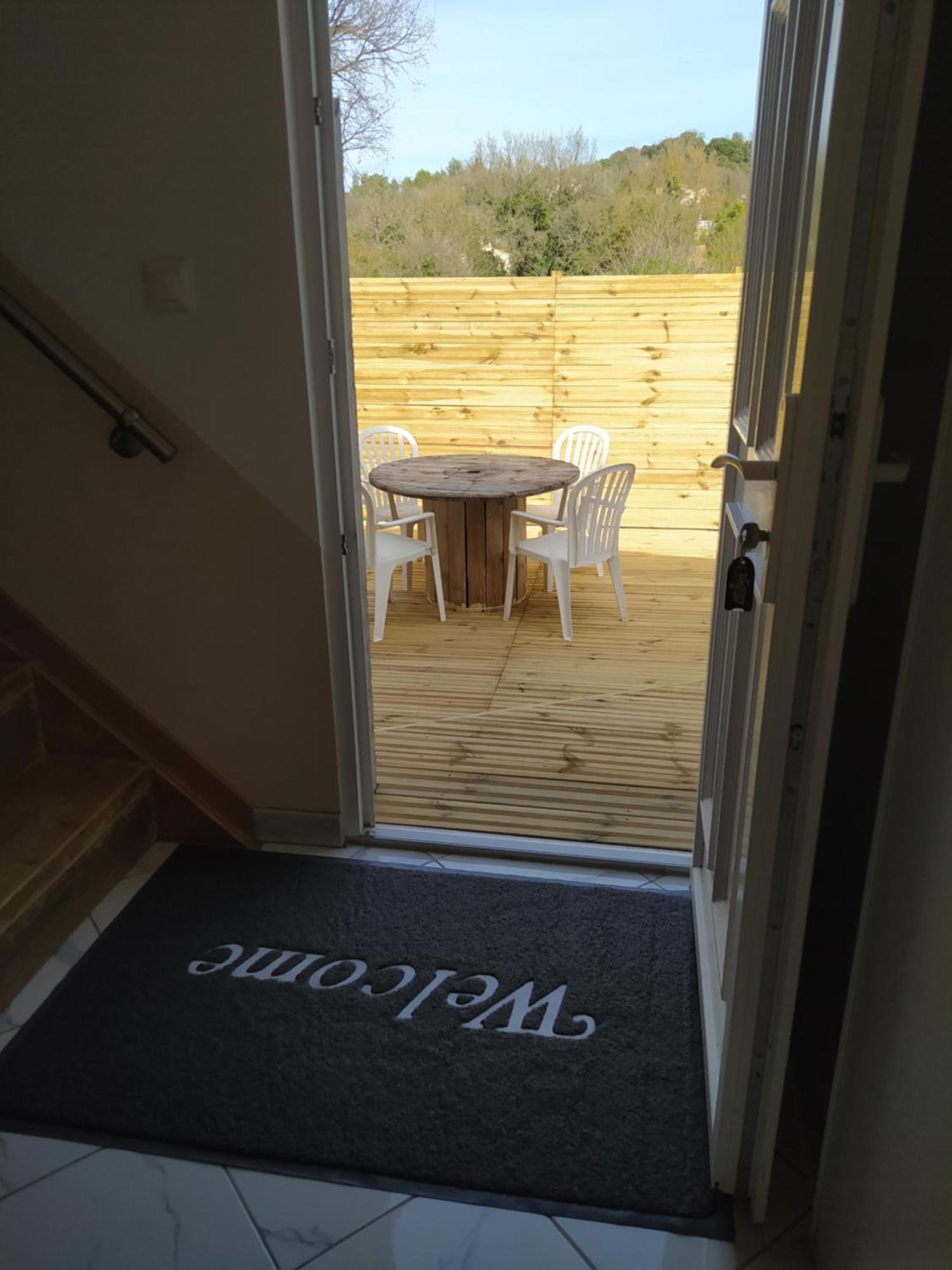 Rians  Studio Cosy Avec Terrasse Et Jacuzzi A Disposition De Mai A Aout מראה חיצוני תמונה