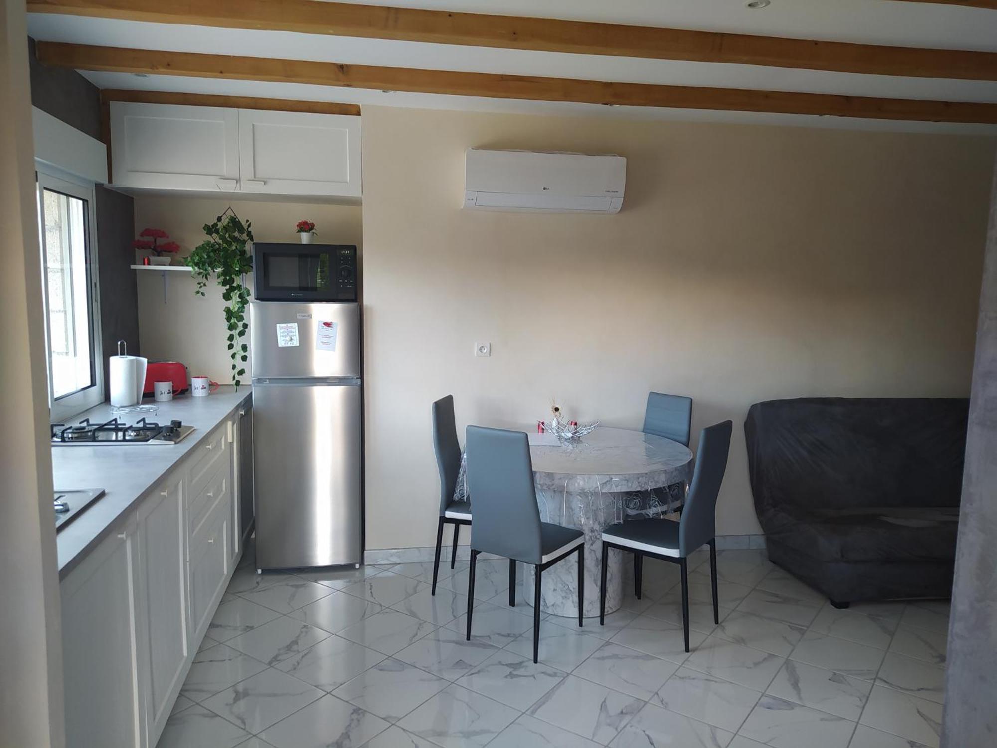 Rians  Studio Cosy Avec Terrasse Et Jacuzzi A Disposition De Mai A Aout מראה חיצוני תמונה