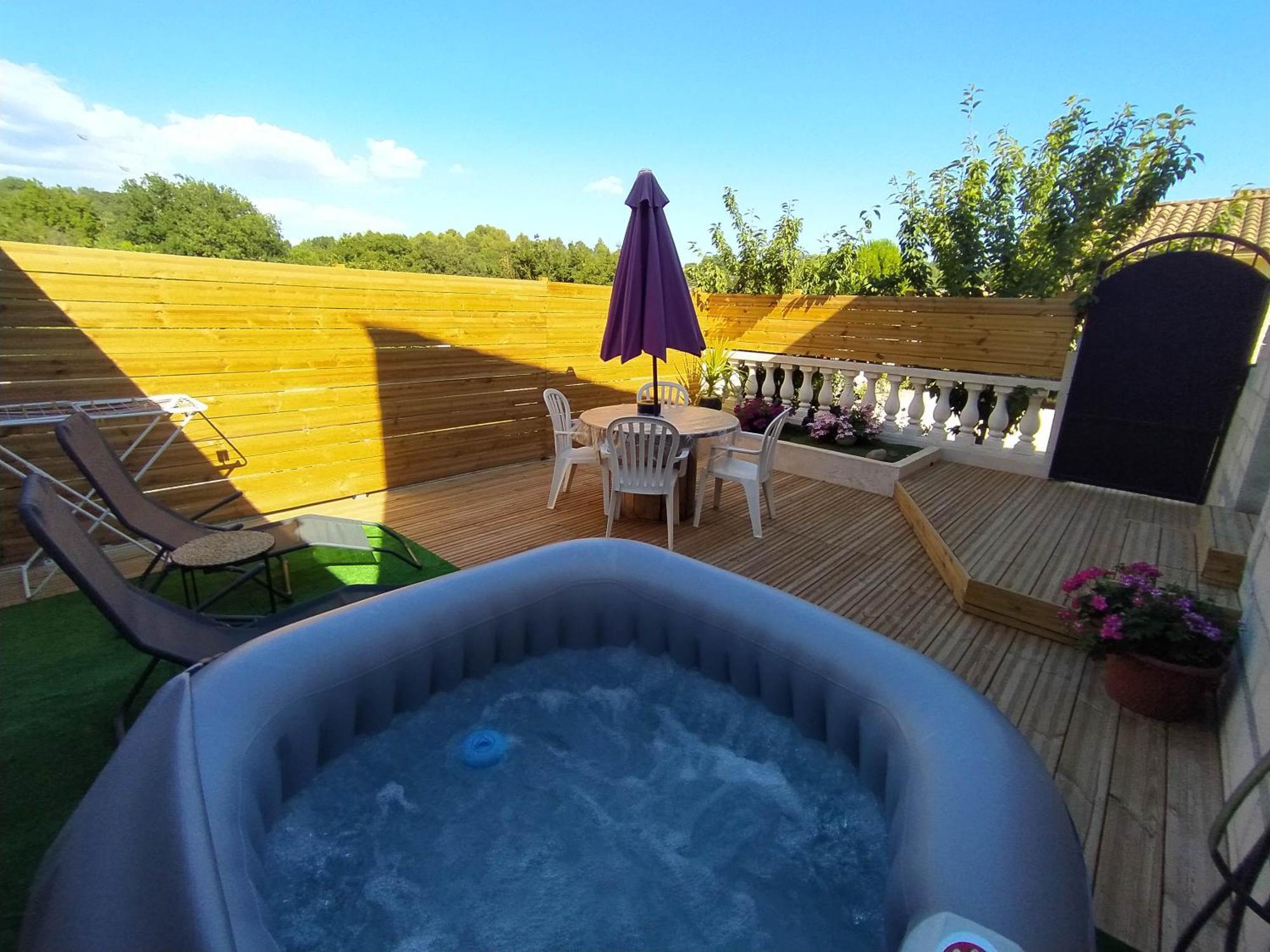 Rians  Studio Cosy Avec Terrasse Et Jacuzzi A Disposition De Mai A Aout מראה חיצוני תמונה
