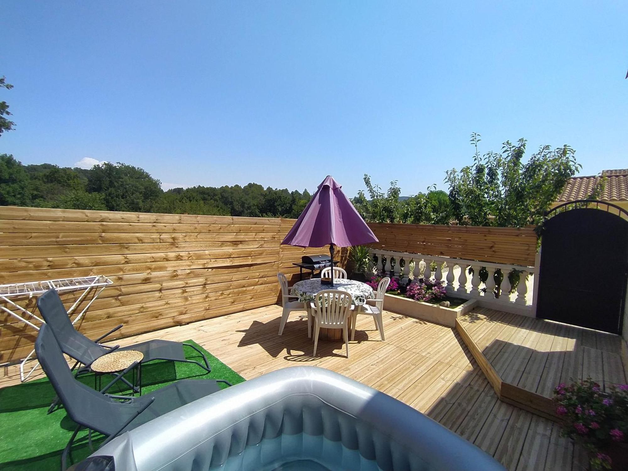 Rians  Studio Cosy Avec Terrasse Et Jacuzzi A Disposition De Mai A Aout מראה חיצוני תמונה